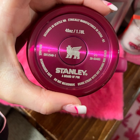 Stanley Camellia Gradient 40oz - Picture 8 of 10